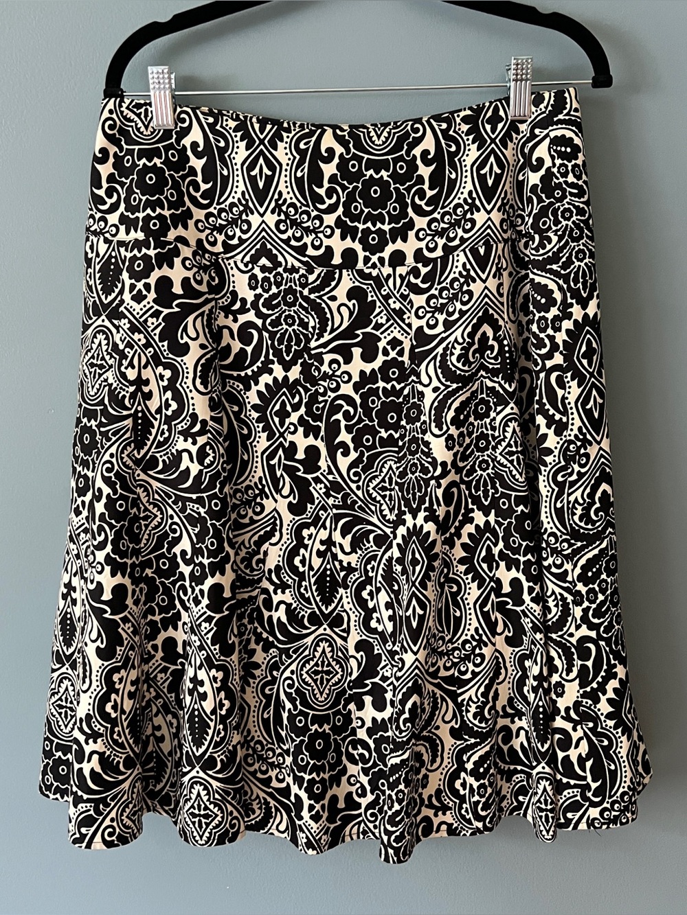Ann Taylor Black & Cream Patterned Skater Skirt
